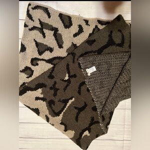 Cocogiò italian made blanket with leopard pattern